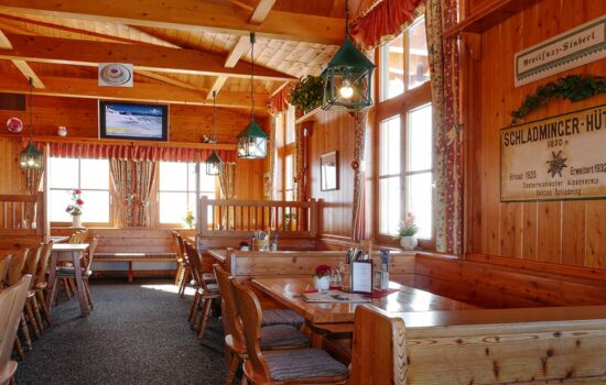 Rasten, auftanken, genießen - herzlich willkommen in der Schladminger Hütte