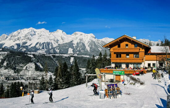 Direkt neben der Piste gelegen mit Traum Aussicht - die Holzhackerstube